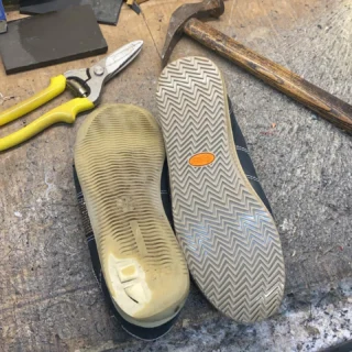 Neubesohlung #schuhreparatur #schuhmacherbasel #basel #schweiz #cobbler #schuster #sneaker